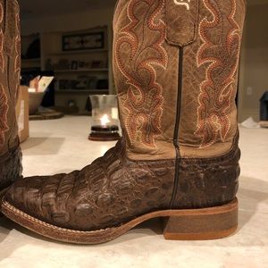 Youth Anderson Bean boots!